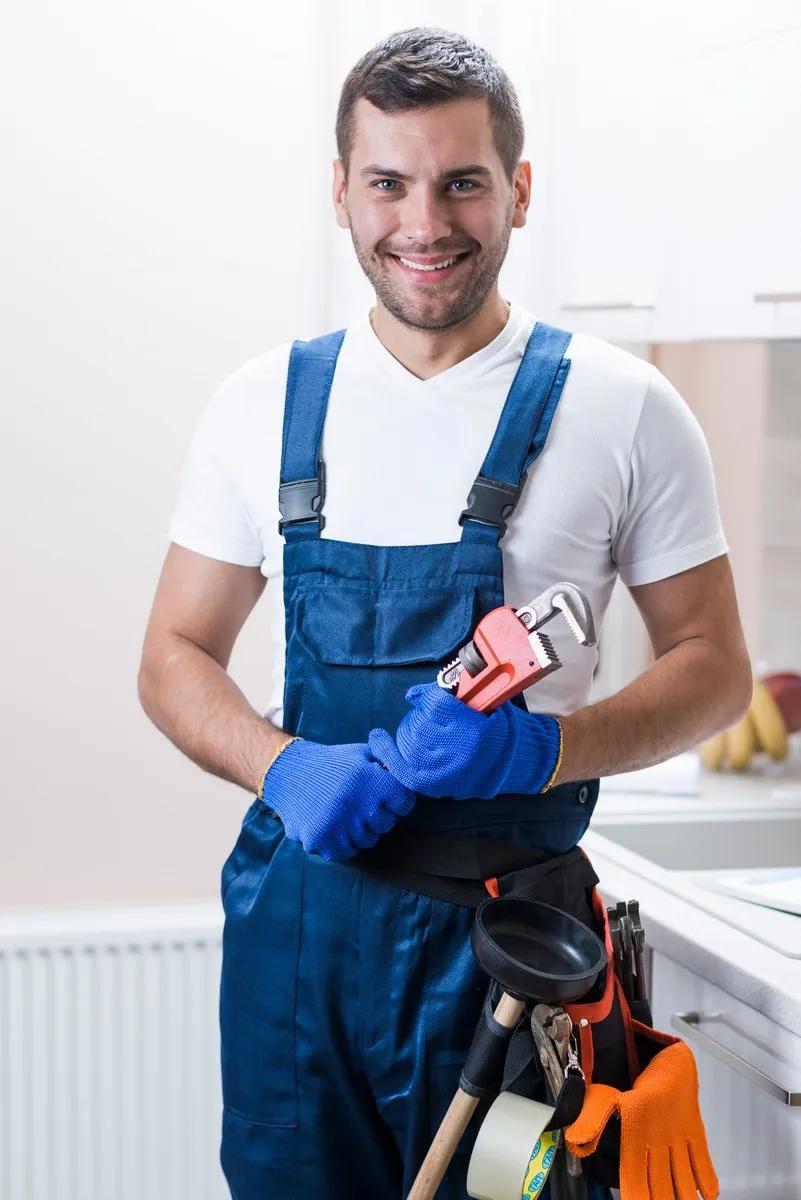 licensed commercial plumbers providing plumbing service